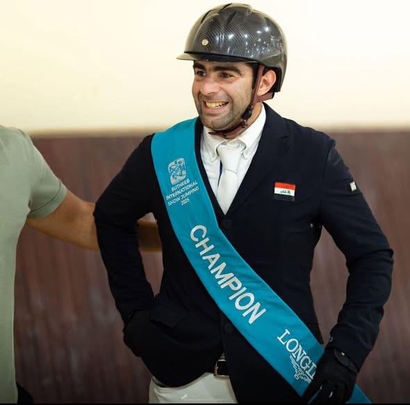 الفارس العراقي فالح الدليمي يحرز المركز الأول في بطولة بوذيب للفروسية بأبوظبي